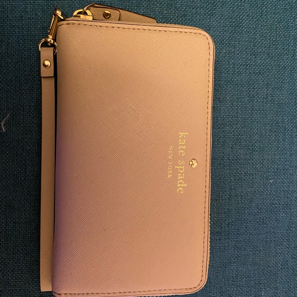 ✨ kate spade leather wristlet ✨